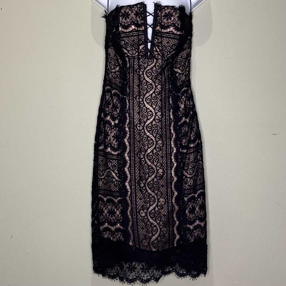 Foley strapless lace dress, size medium